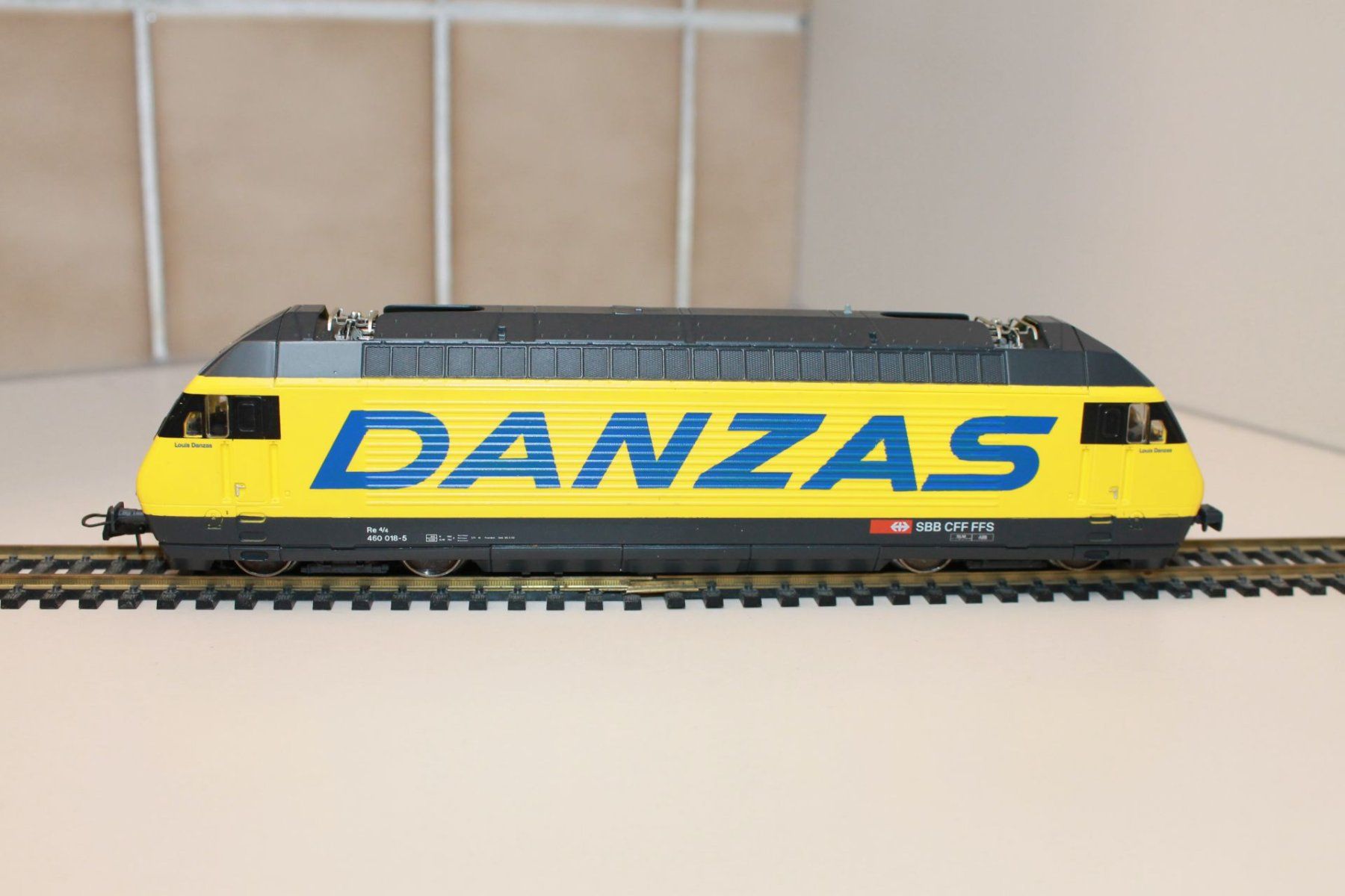 Roco Modellini di ferrovie: Roco Re 460 " Danzas " – Usato da Birmensdorf ZH venduto da Buhwil18 1