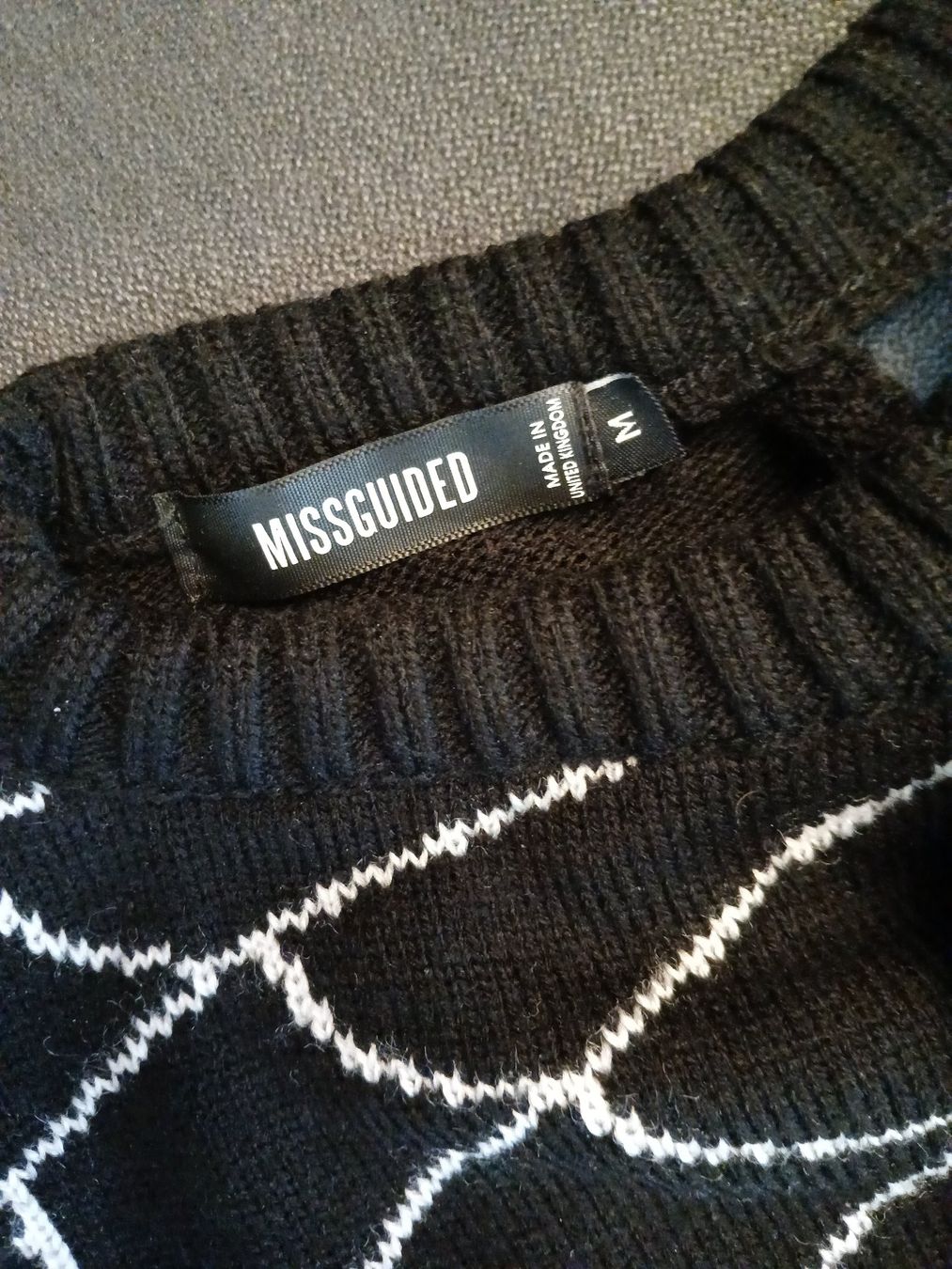 Maglioni & Felpe: Schwarzer One-Shoulder-Pulli der Marke Missguided Gr. M – Usato da Wetzikon ZH venduto da Bl4cki 2