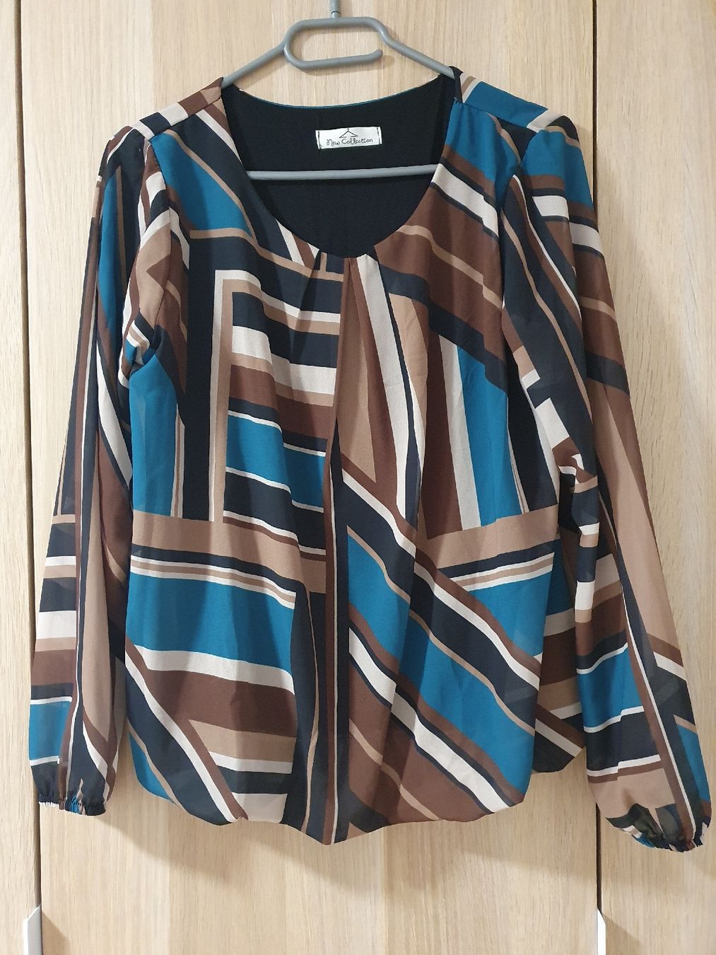 Blusen: Damen Bluse mit Muster Grösse L Neuwertig – Neu (gemäss Beschreibung) aus St.Gallen von Avena135