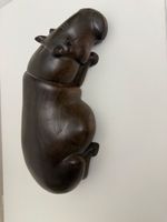 Holzfigur Nilpferd liegend Dunkelbraun Holz handgeschnitzt