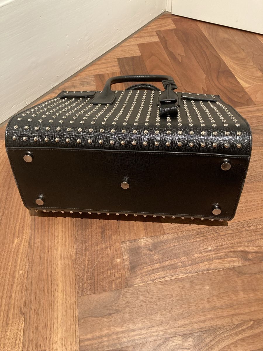 Saint Laurent Borse da donna: YSL Sac de jour – Nuovo (secondo la descrizione) da Holzhäusern ZG venduto da DoroW 1