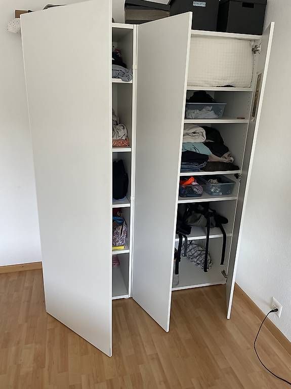Schränke: Kleiderschrank  – Gebraucht aus  von  1