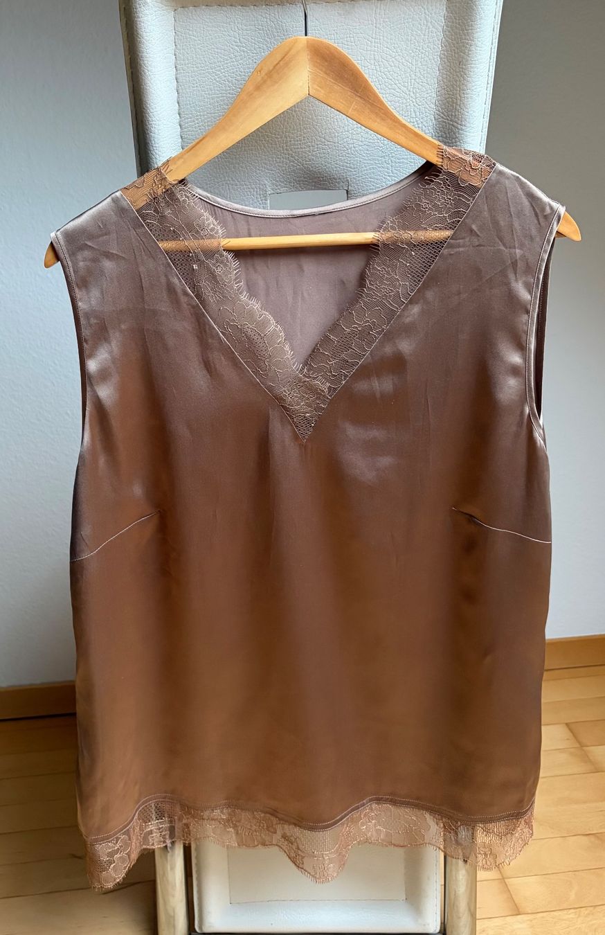 Madeleine Tops: Madeleine Seide Spitzentop Gr.42 – Gebraucht aus Unterägeri von Jutka_04