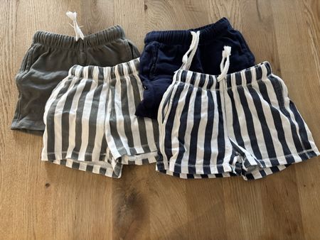 4 kurze Hosen, Grösse 86