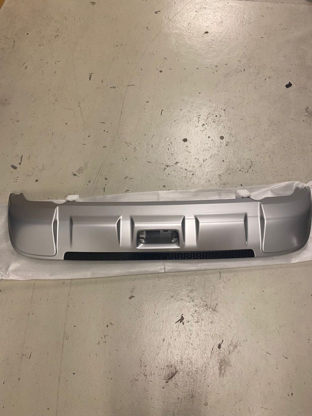 Suzuki Sonstiges Fahrzeugzubehör: Unterfahrschutz hinten – Neu und originalverpackt aus Egerkingen von KISUTO