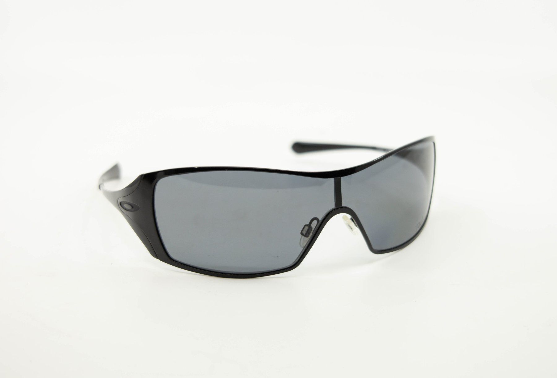 Oakley Occhiali & Lenti: Oakley Dart Sonnenbrille / Schwarz – Usato da Zürich venduto da ZuercherBrockenhaus