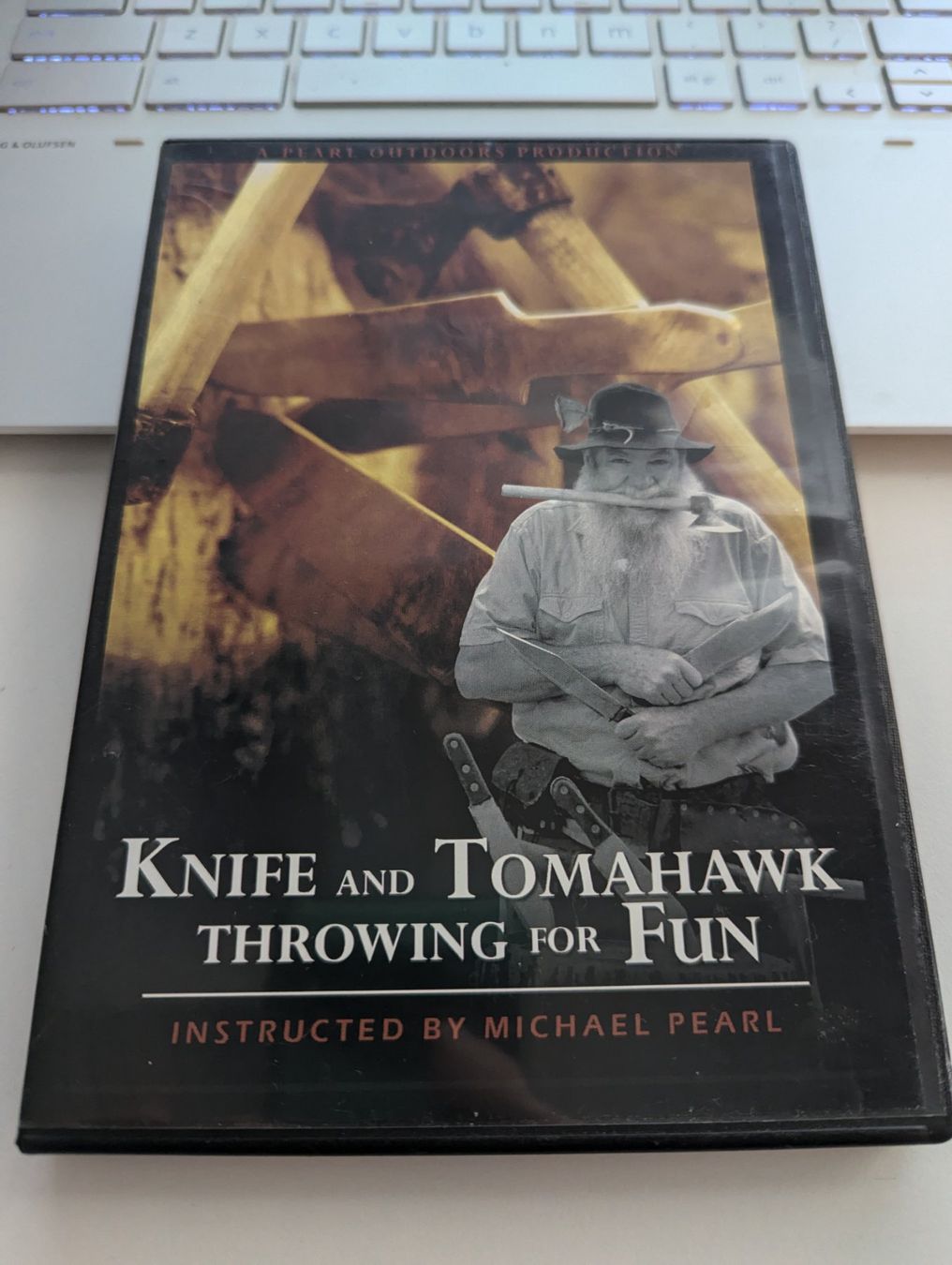 Alle DVDs: Knife & Tomahawk Throwing For Fun - DVD Michael Pearl – Gebraucht aus Hünenberg See von SpecialEditionGaming