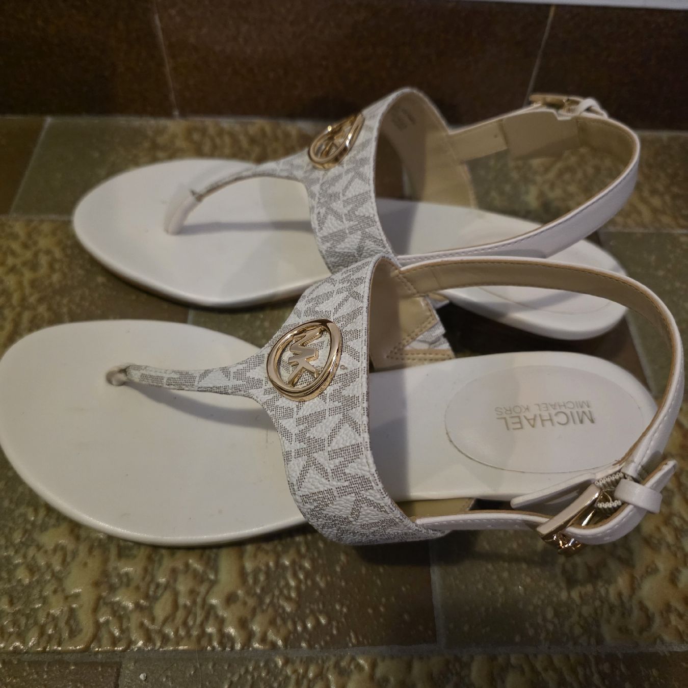 Michael Kors Scarpe da donna: Sandali infradito Michael Kors, 38.5 – Nuovo (secondo la descrizione) da Rancate venduto da sarah357 1