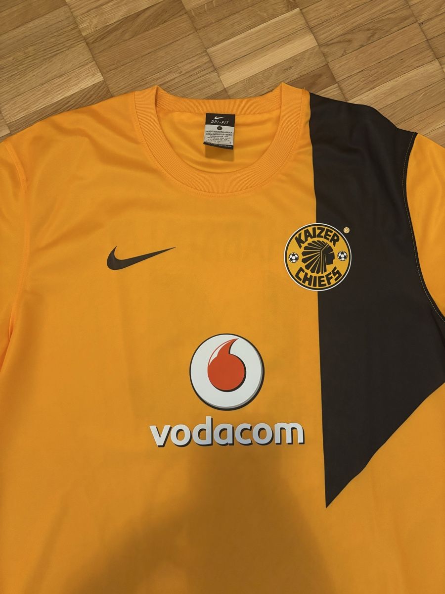 Nike Canottiere & Pantaloni: Kaizer Chiefs Trikot Tshabalala – Usato da Zürich venduto da ChampShirts 2