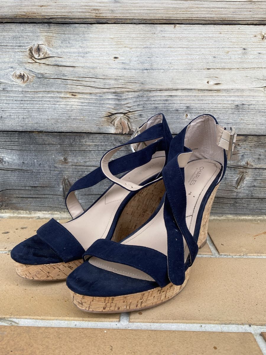Damenschuhe: Navy wedge sandals heels – Gebraucht aus St-Cergue von noabzz