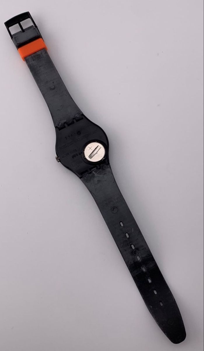 Swatch Uhren: Swatch schwarz mit Datumsanzeige mit box – Gebraucht aus Untersiggenthal von TimeandShine 3