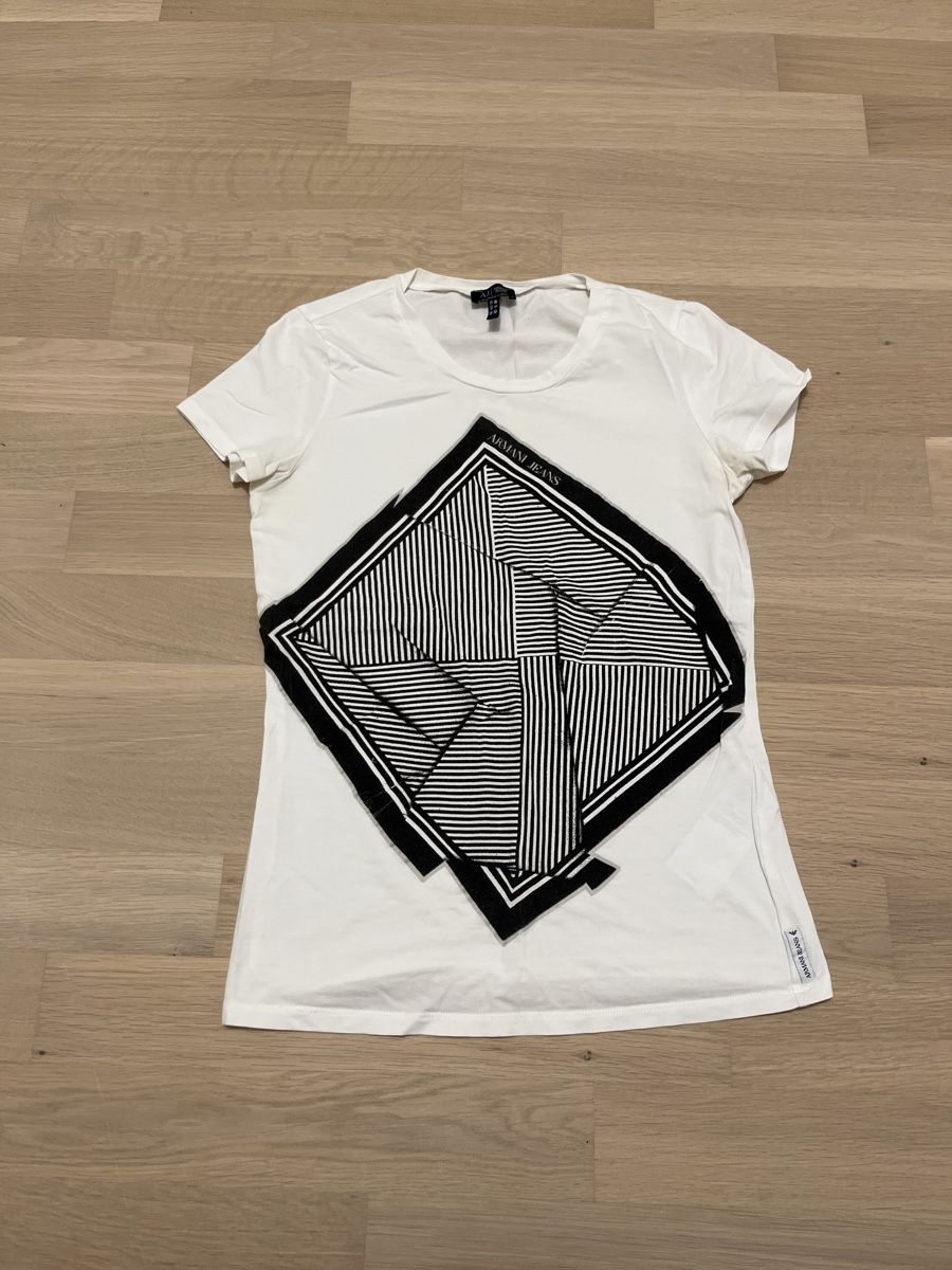 Armani T-Shirts: Armani Jeans T-Shirt Gr. S – Gebraucht aus Aesch BL von san_trv5