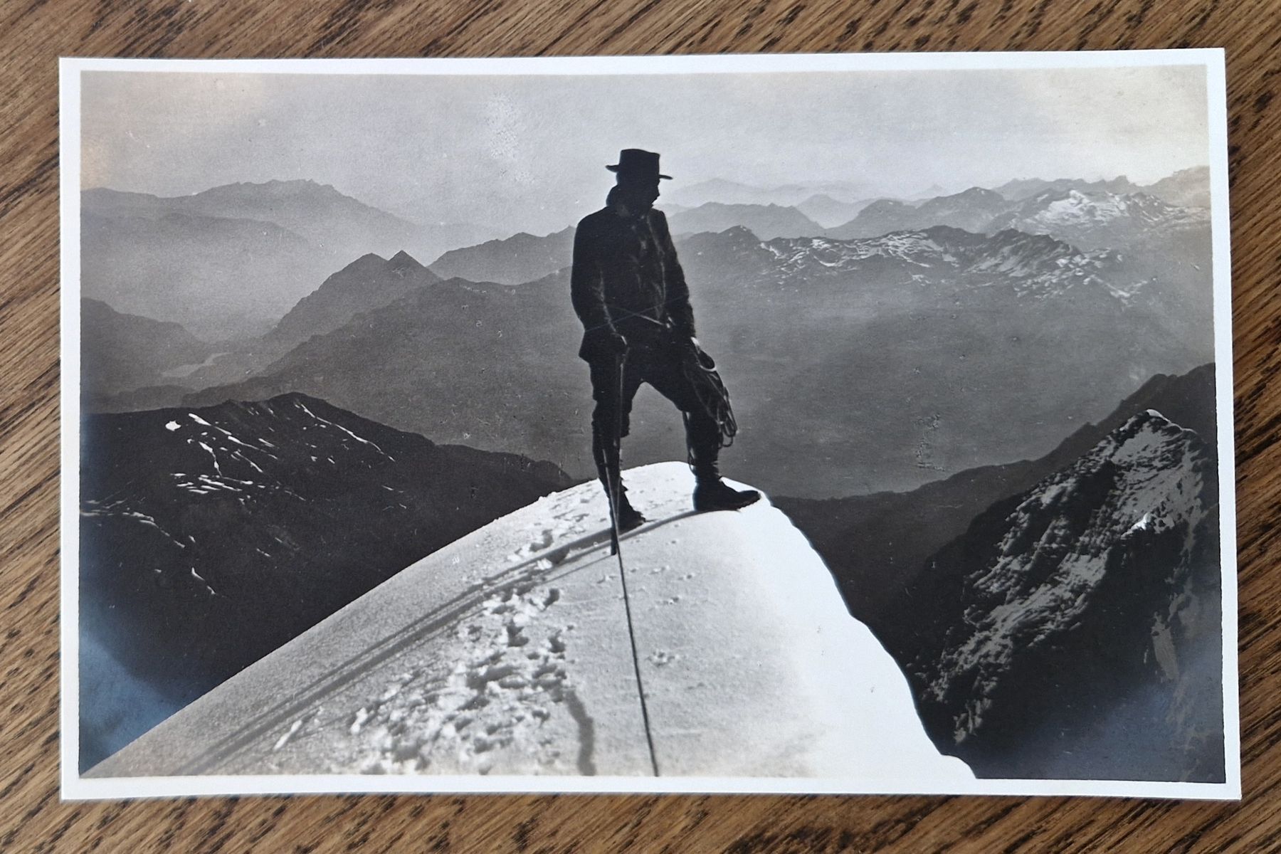 Ansichtskarten: Gipfel Wetterhorn mit Bergsteiger – Gebraucht aus Ebikon von Donar50