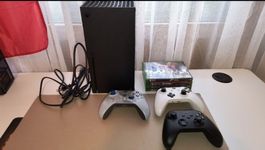 Xbox Series X Konsole mit 3 Controllern und Spielen