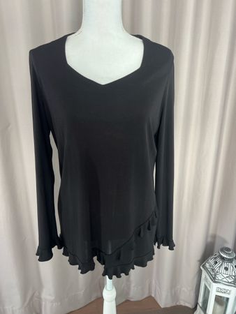 Elegante, schwarze Bluse/Shir mit Rüschen - Grösse 40/42