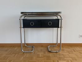 Konsole im Bauhaus Stil