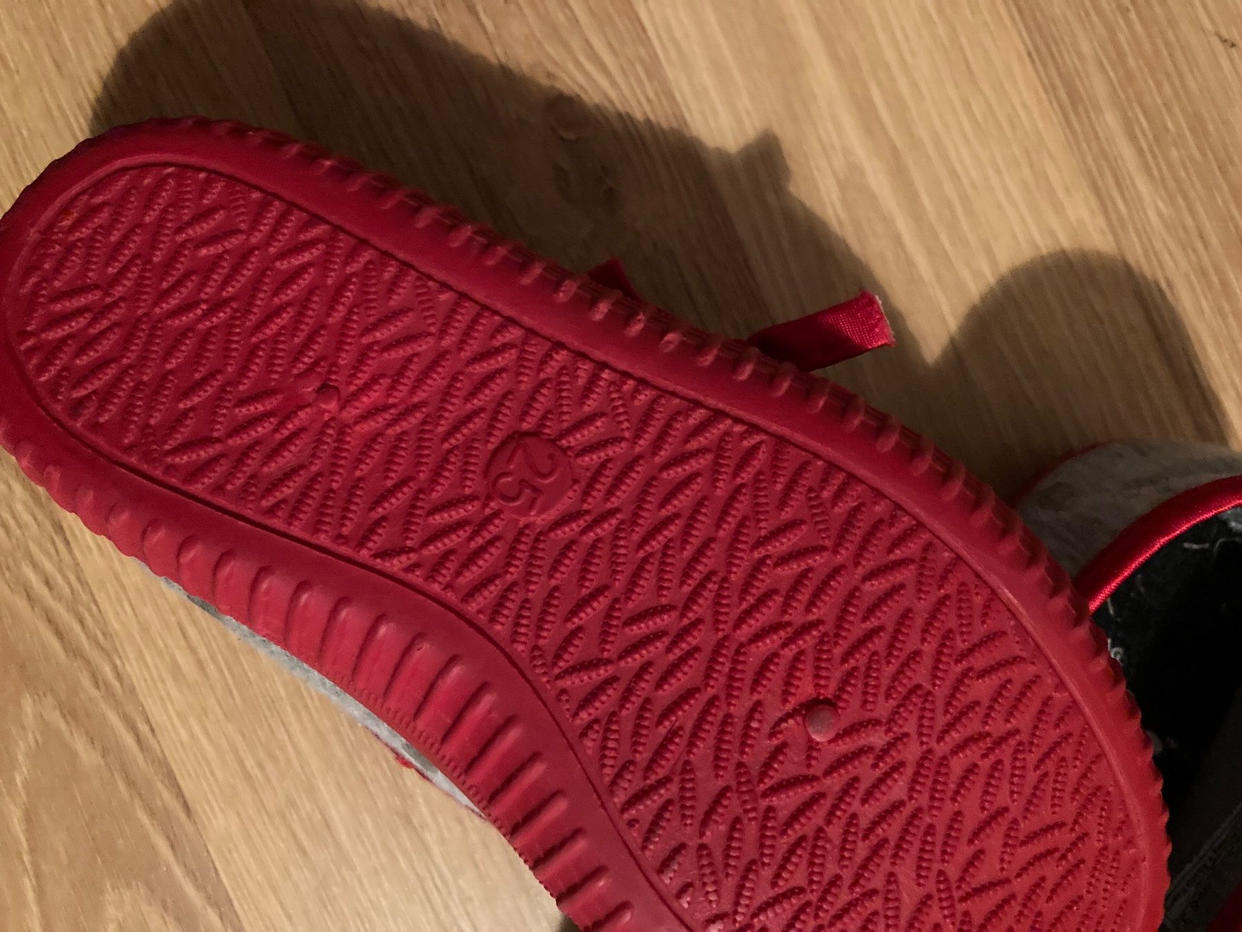 Scarpe per ragazze: Ladybug Hausschuhe Finken Gr. 25 – Usato da Emmenbrücke venduto da JJ_89 2