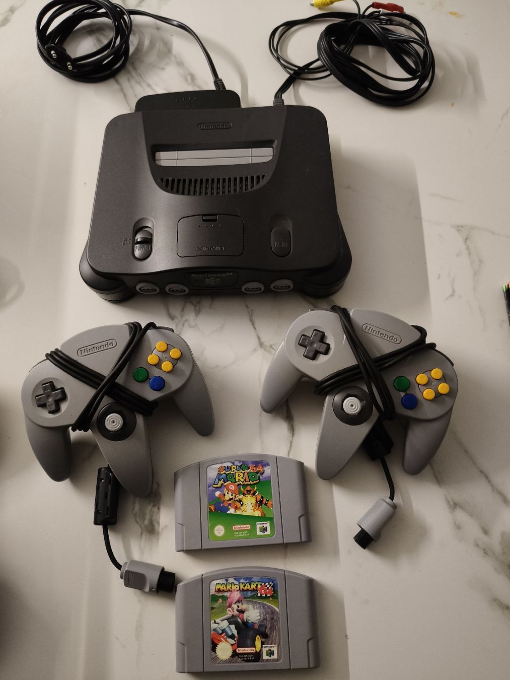 Nintendo Console: Nintendo 64 Konsole mit 2 Controller + 2 Spiele, Top! – Usato da Oensingen venduto da ece_8k7q 1