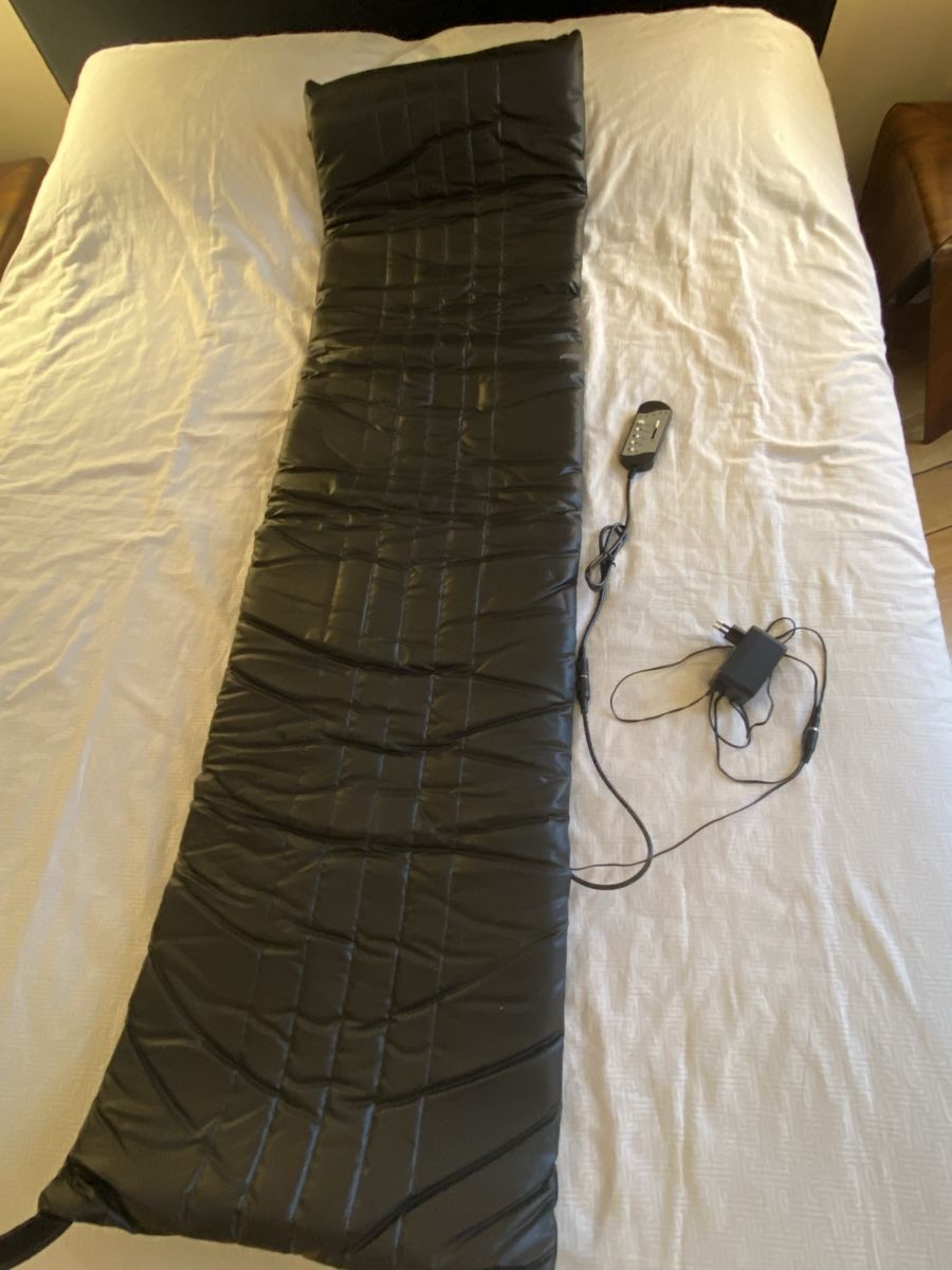 Dispositivi per massaggi: Matelas de Massage Chauffant – Usato da Genève venduto da Oscar-111 2
