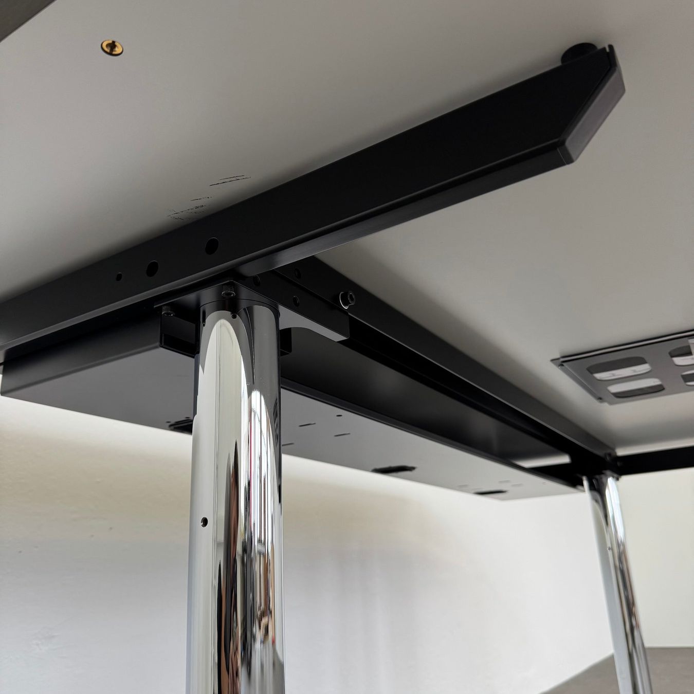 USM Scrivanie: USM-Haller Kitos Tisch – Usato da Schönenwerd venduto da mcofficeshop 6