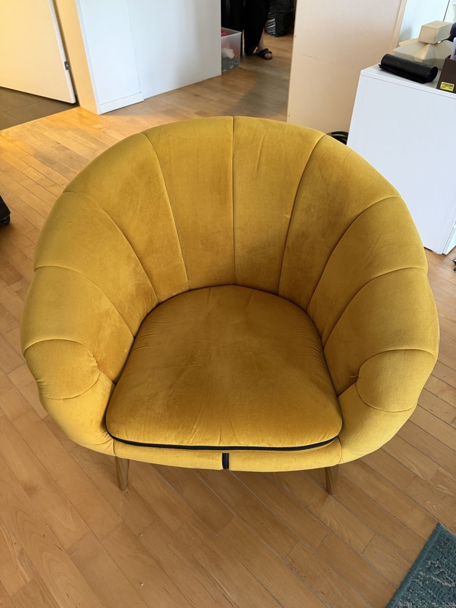 Sessel: Sessel aus Samt, gelb – Gebraucht aus Bassersdorf von lan_6xhw