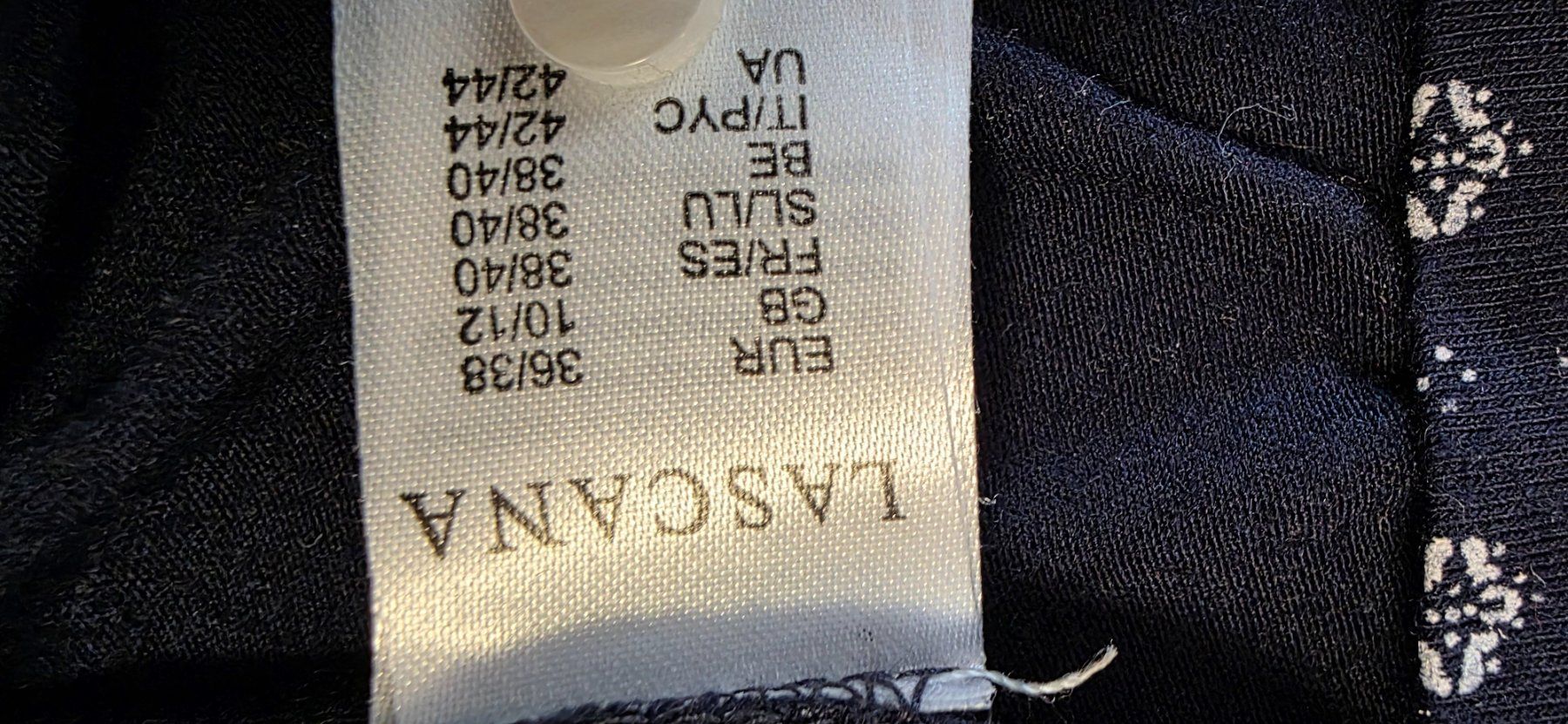 Lascana Lotti di vestiti: Kleiderpaket Jeans plus 2 Oberteile Lascana / Chilli – Usato da Fällanden venduto da zeno01 9