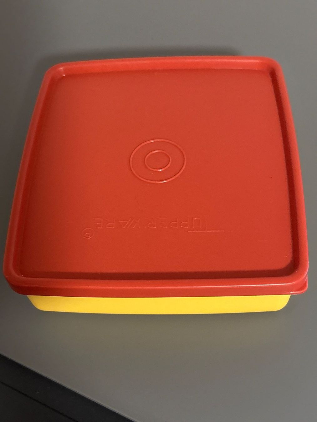 Tupperware Contenitori & Simili: Tupperware Dose, Klassiker, gelb/rot, Retro, Vintage – Usato da Ibach venduto da lisch3