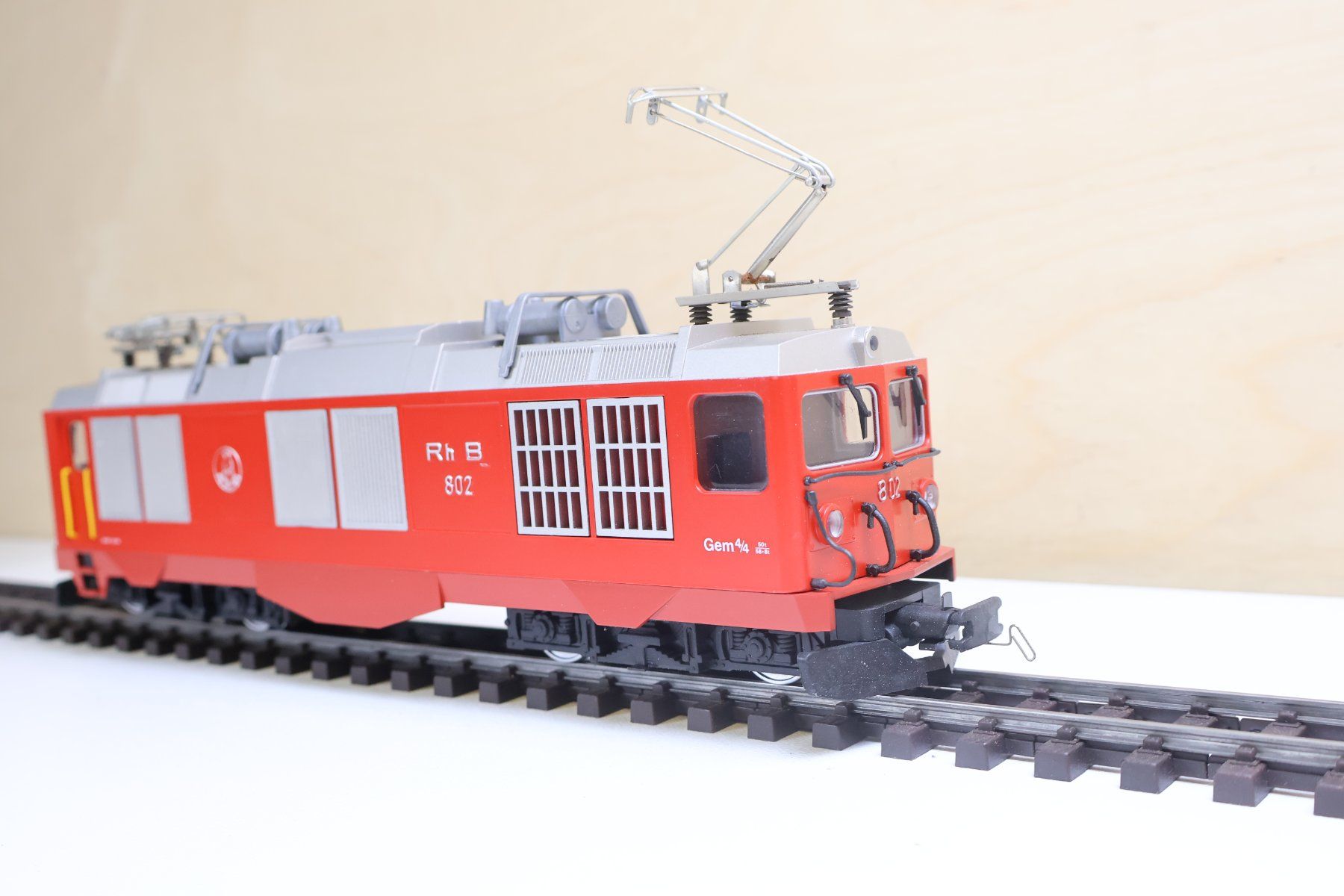 Fama Modellini di ferrovie: FAMA Alpenbahn RhB 9560 Gem 4/4 E-Lok - 0m – Usato da Winterthur venduto da Monstera 8