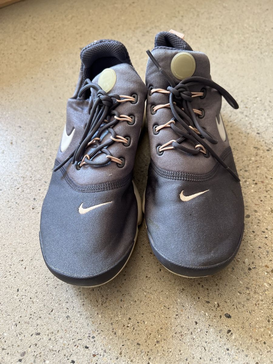 Nike Scarpe da donna: Nike Laufschuhe, Gr. 38.5 Damen – Usato da Basel venduto da lolixyz 2