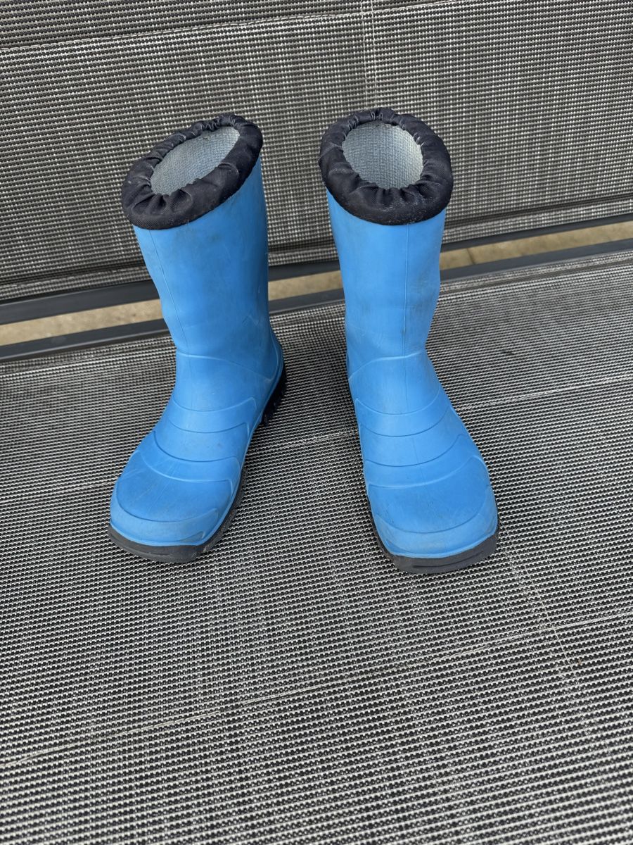 Scarpe per ragazzi: Kinder Gummistiefel blau Grösse 30 – Nuovo (secondo la descrizione) da Oberengstringen venduto da lor_8y27