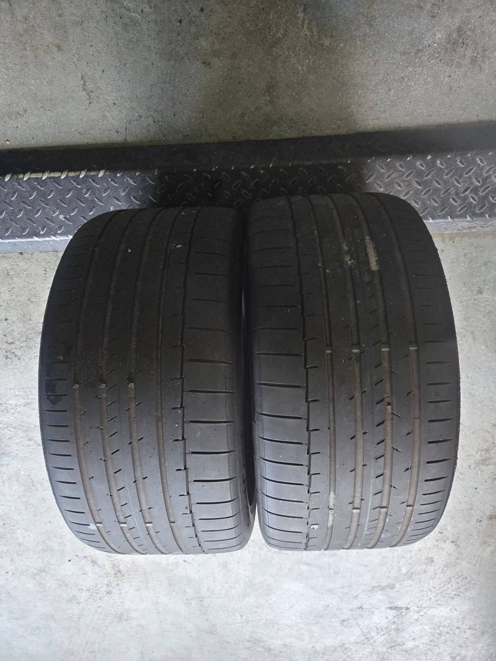 Pneus & Roues: 315 / 40 R 21 – D'occasion à Fischbach-Göslikon par Emanuel.Bardhi