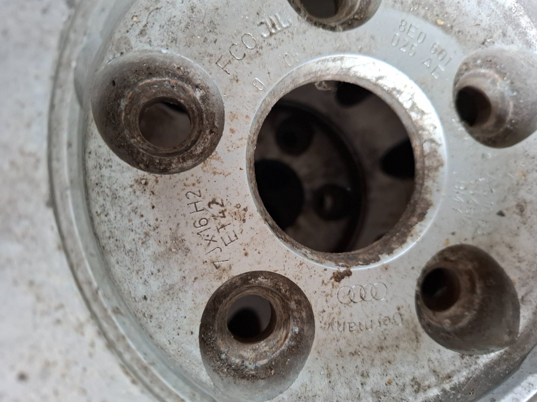 Audi Cerchioni: Original Audi-Felgensatz – Usato da Zizers venduto da oo-tantaroba-oo 1