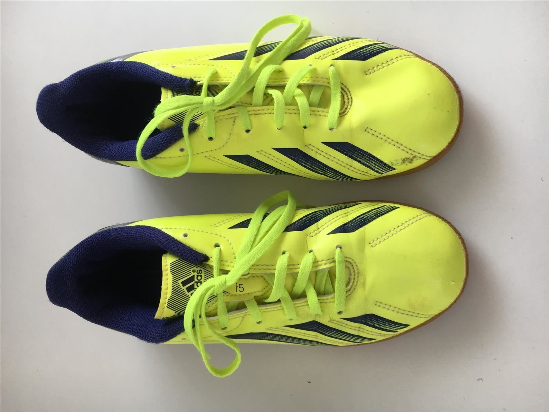 Adidas Scarpe per ragazzi: ***** Baskets Adidas T. 37 - Gelb – Usato da Villaz-St-Pierre venduto da Ubid 1