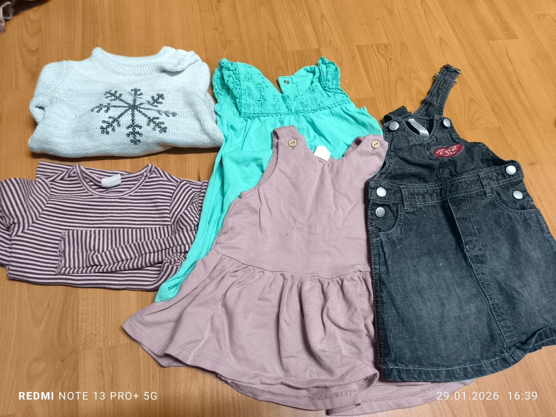 Kleiderpakete & -sets: Babykleider-Set, Grösse 74/80, Mädchen – Gebraucht aus Jona von mi2020 2