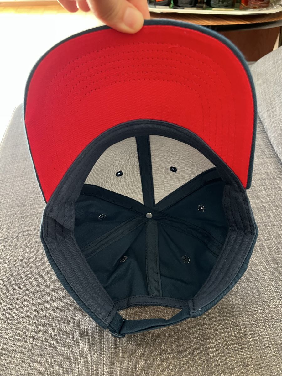 Copricapi, berretti & cappellini: Elegante blaue Baseballkappe mit Schweizer Flagge – Nuovo (secondo la descrizione) da Zürich venduto da Zurich_TimeCapsule 1