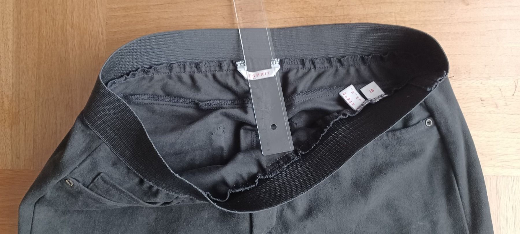 Esprit Pantaloni: Hose von Esprit – Usato da Menziken venduto da Nikkimcanton 2