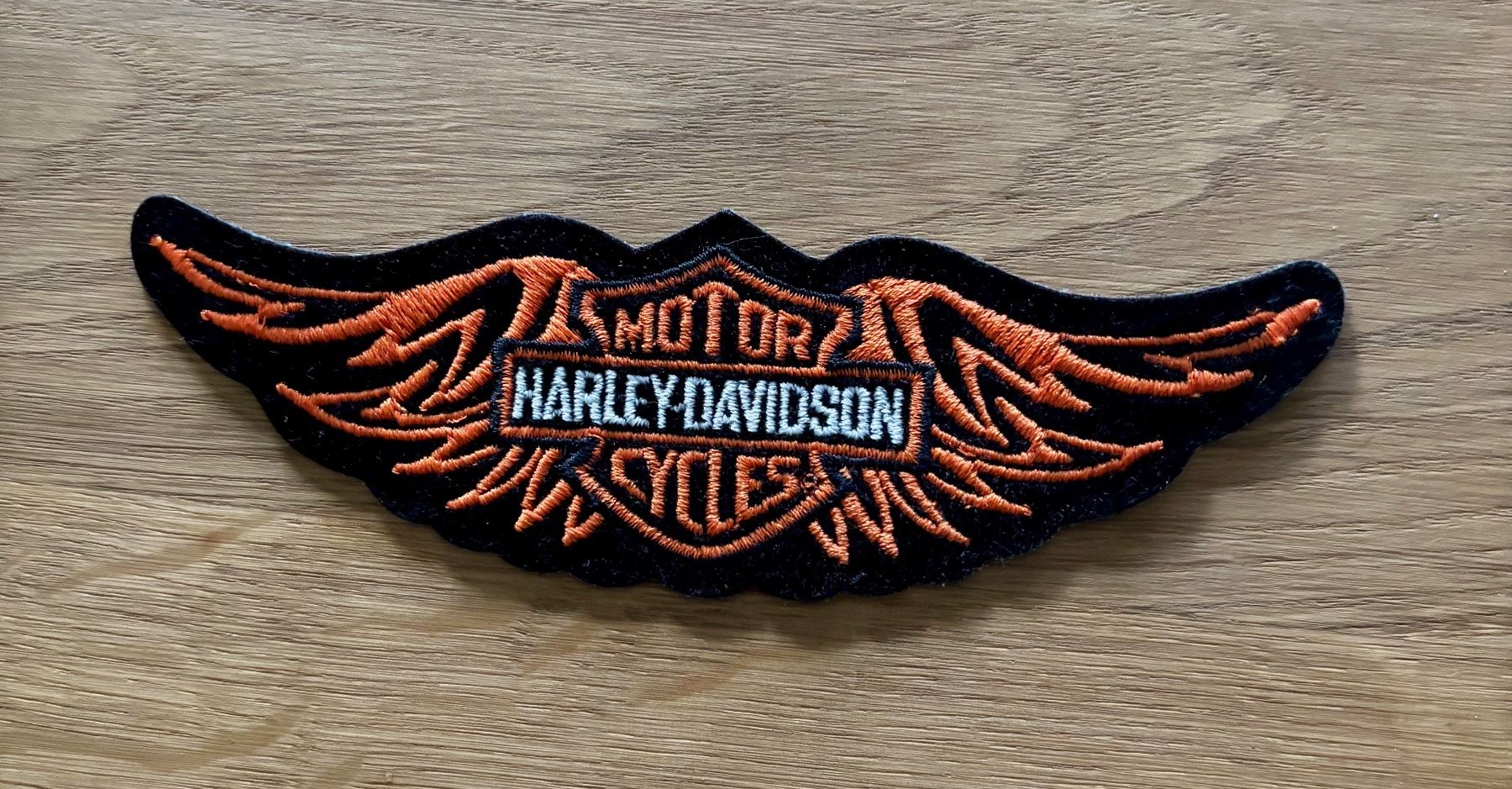 Harley-Davidson Toppe: Écusson Harley-Davidson motor, neuf – Nuovo (secondo la descrizione) da Losone venduto da courrier 4