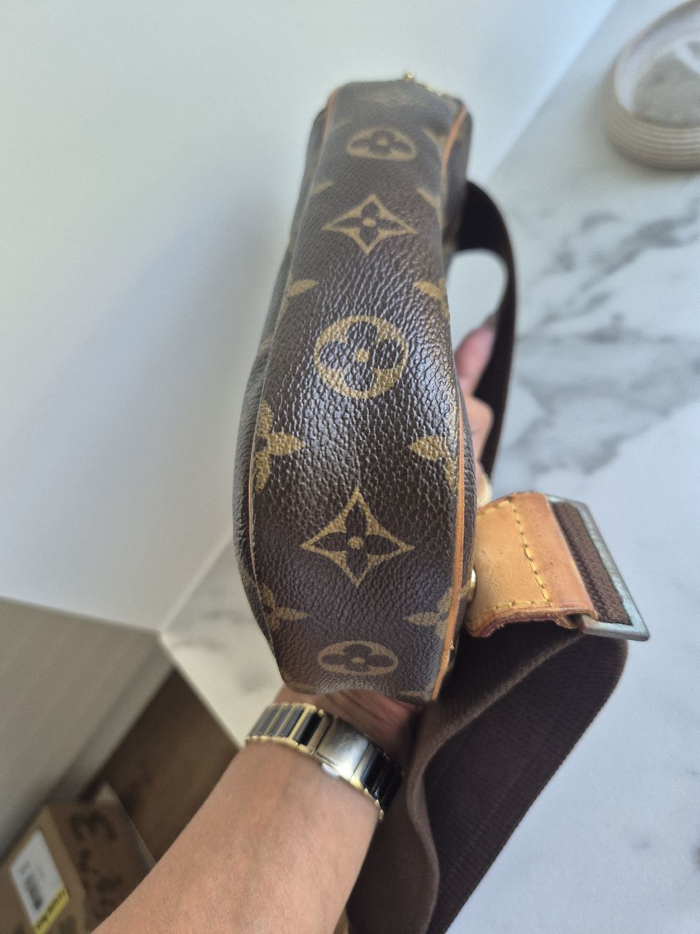 Louis Vuitton Sacs femmes: Louis Vuitton Pochette Gange – D'occasion à Weisslingen par Airgate 5