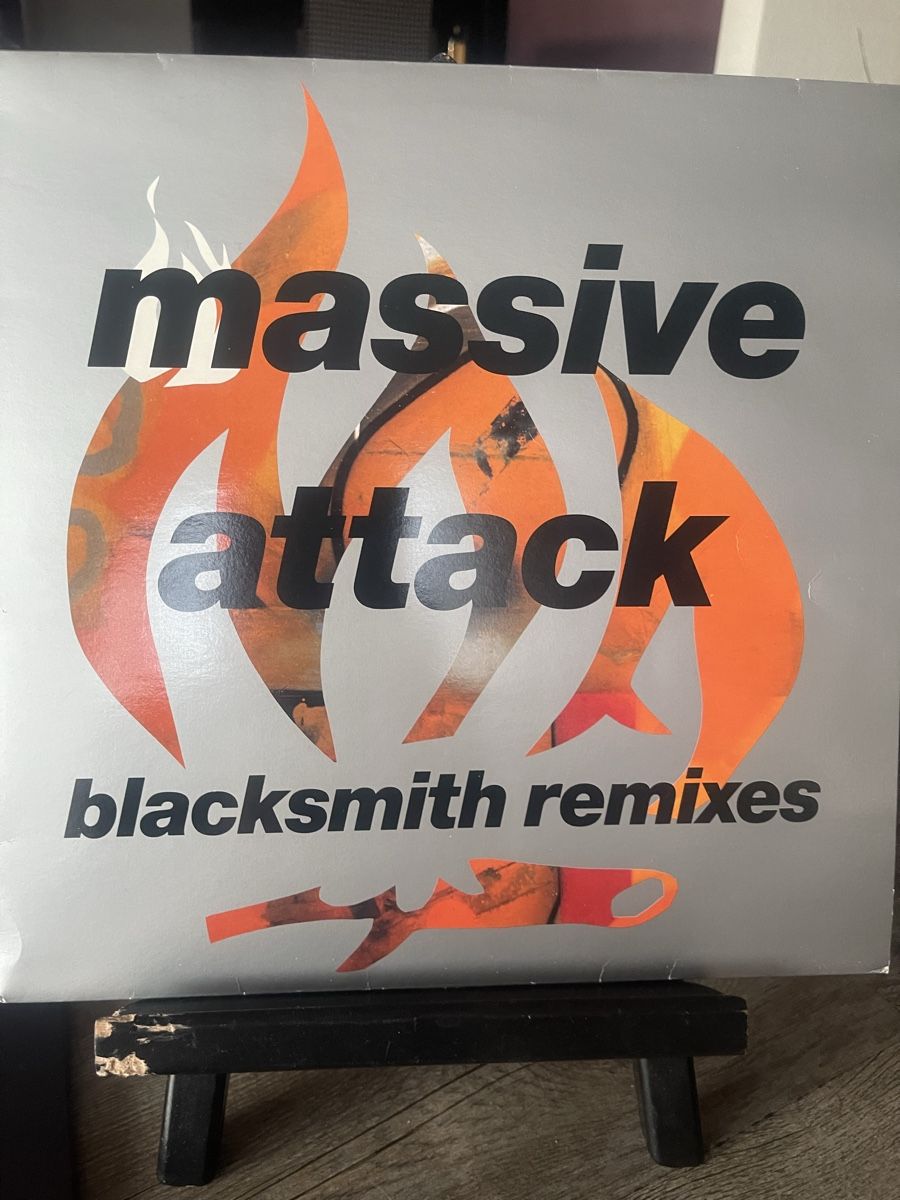 Dischi in vinile: Massive Attack / daydreaming Remixes – Usato da Dagmersellen venduto da stonefinger