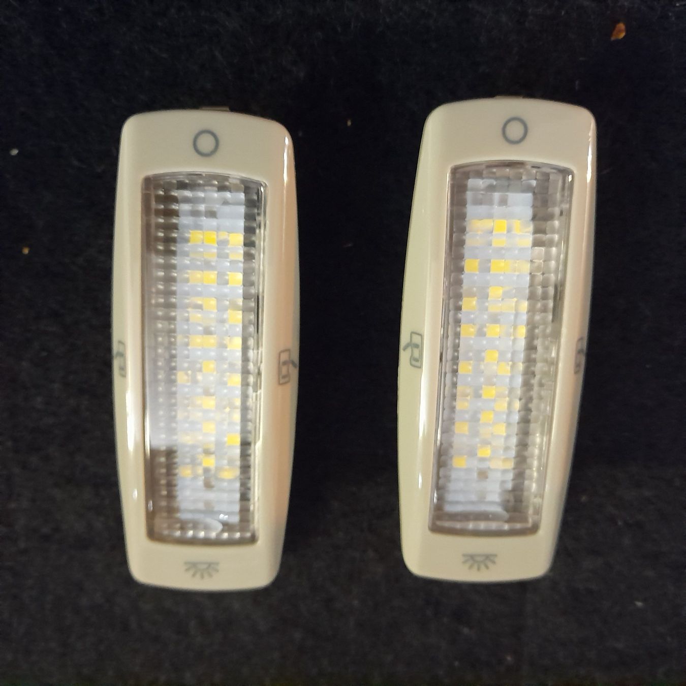 Lampade: Leseleuchte Golf4/Bora – Nuovo e nell'imballaggio originale da Cham venduto da vento9 1