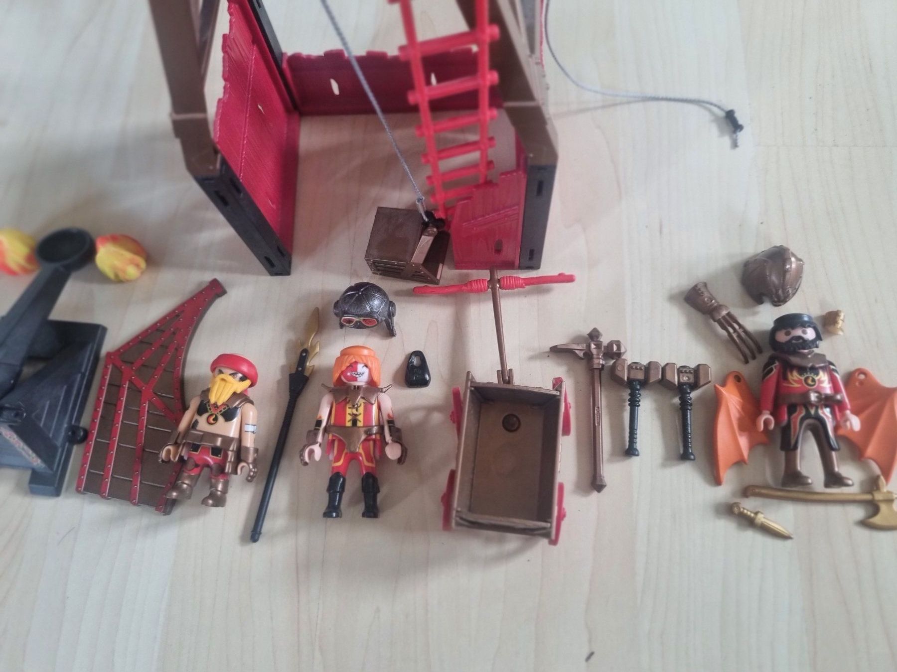 Playmobil Giocattoli: Novelmore Festung dunkle Seite – Usato da Richterswil venduto da Shian