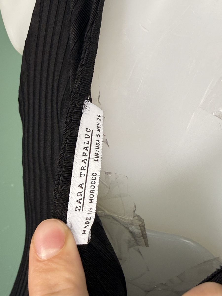 Zara Jumpsuits: Schwarzer Overall – D'occasion à Schlieren par mor_v7yk 2