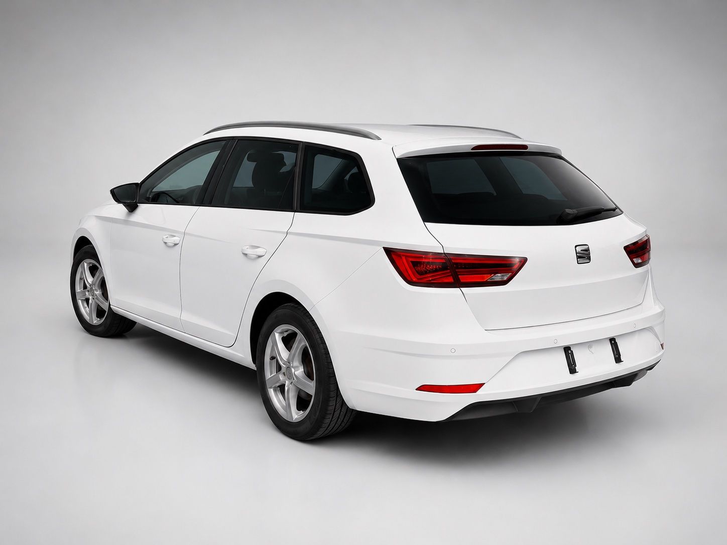 Seat Automobili: Seat Leon ST ab MFK – Usato da Samedan venduto da Mikemikefrei 1