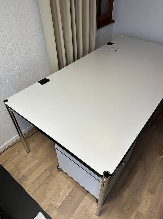 USM Scrivanie: Table USM Haller ADVANCED en gris perle // Ref. AY0406 – Usato da Ravoire venduto da ARKY_s 1