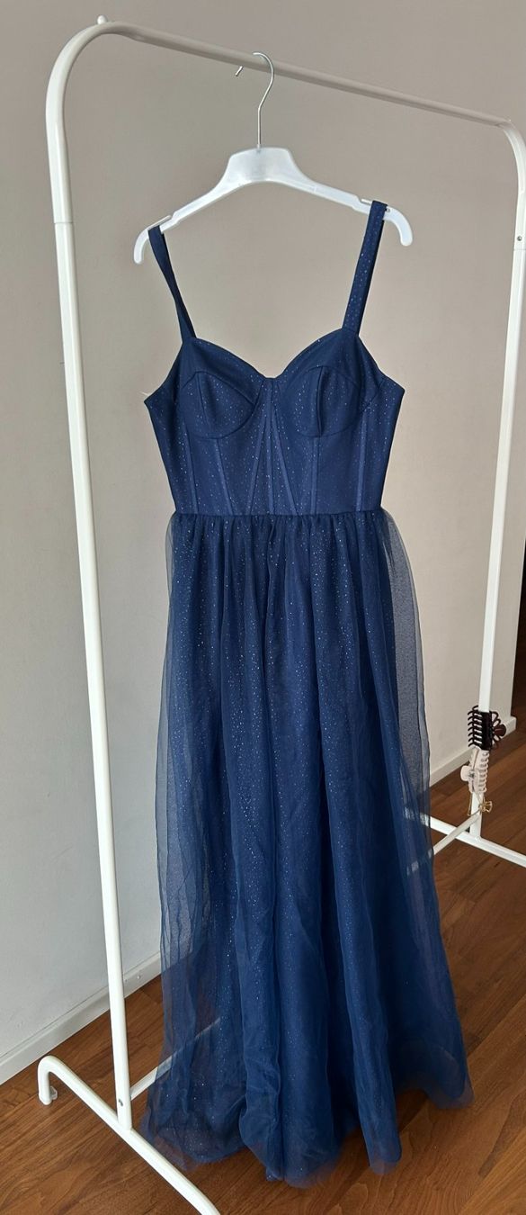 Kleider: Dunkelblaues Abendkleid / Abschlusskleid – Gebraucht aus Sempach von Melemark