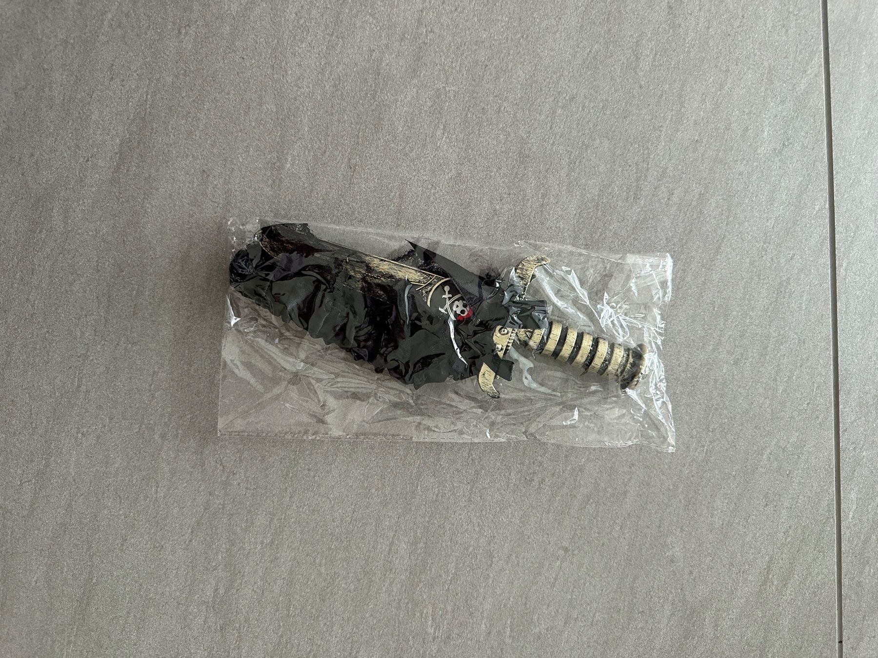 Costumi: Piraten-Dolch mit Strumpfband, Originalverpackt – Nuovo e nell'imballaggio originale da Boniswil venduto da sunnebluemeli 1