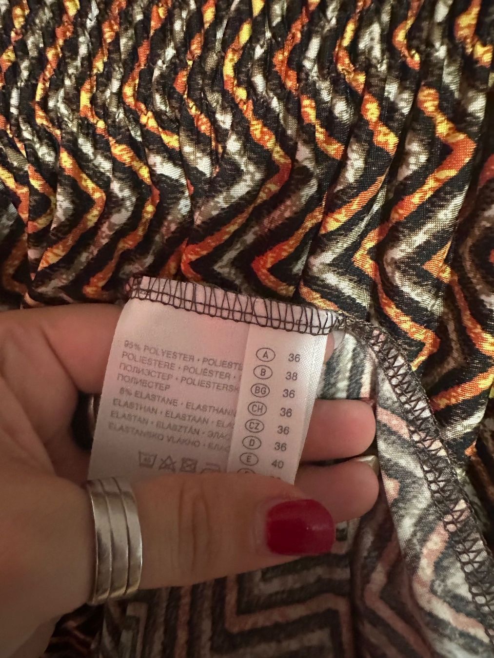 Jupes: Orange-schwarzer Jupe (36) – D'occasion à Schaan par Hermine2018 1