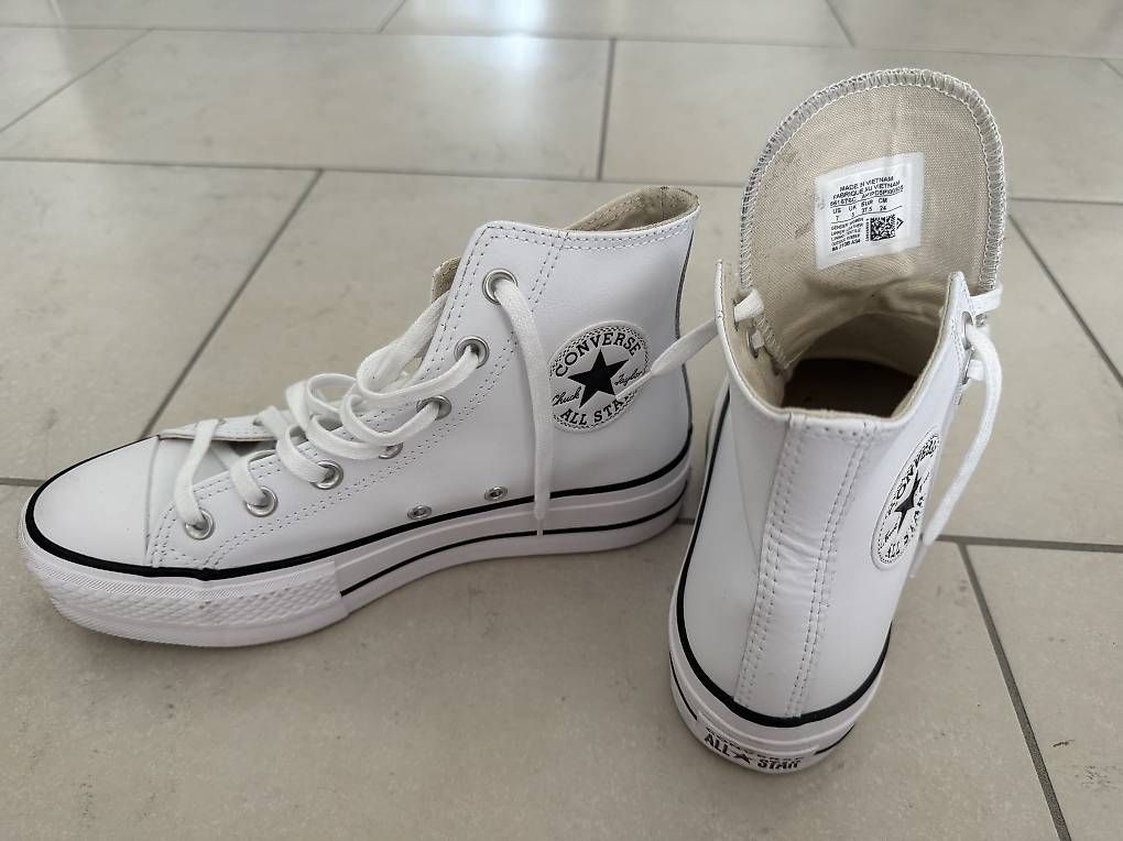 Scarpe da donna: Weisse Converse im Grösse 37.5 – Usato da Oberurnen venduto da nic_6hg8