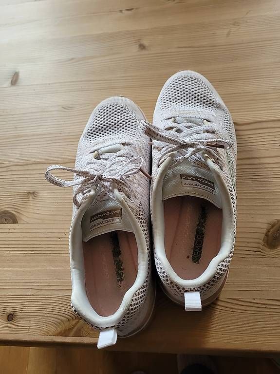 Scarpe da donna: Sketschers  – Usato da Schleitheim venduto da Budges 2
