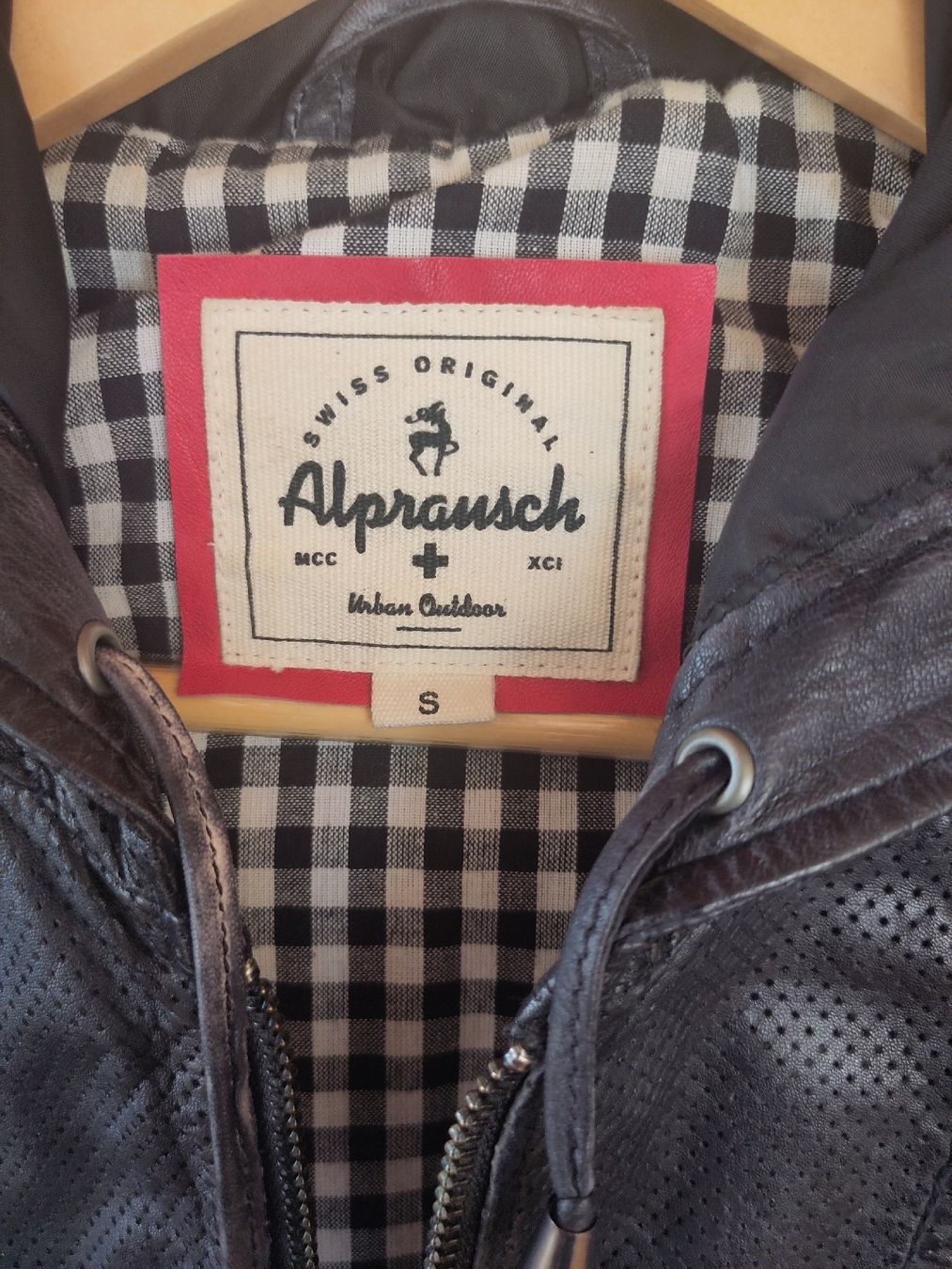 Giacche: Alprausch Lederjacke mit Kapuze  – Usato da Meikirch venduto da nicoleKB 2